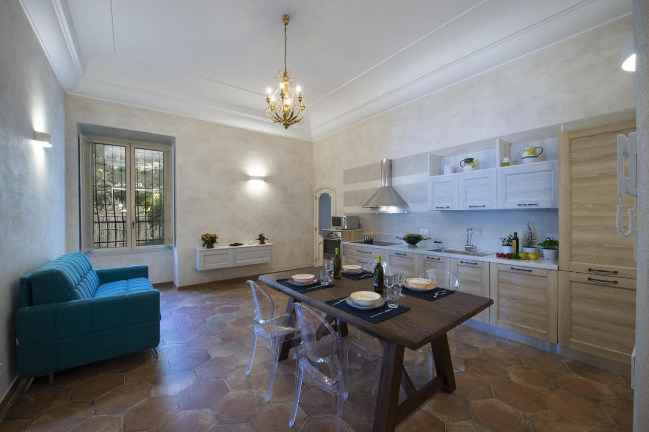 Amore Rentals - Casa Volte Alte Positano Bagian luar foto