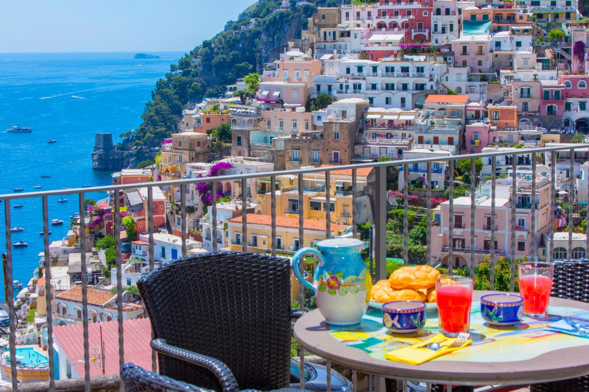 Amore Rentals - Casa Volte Alte Positano Bagian luar foto