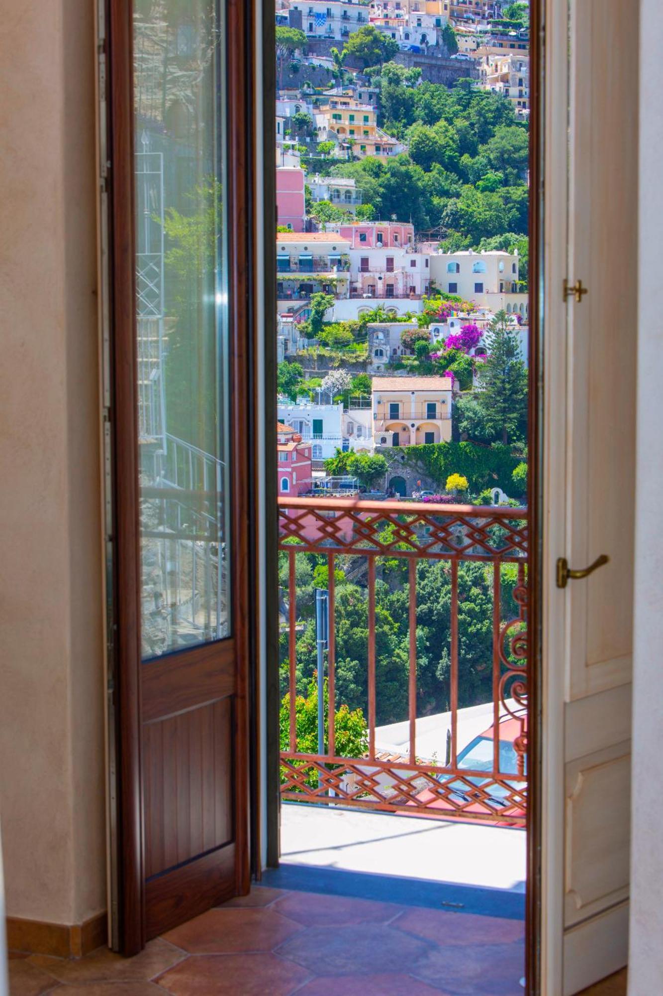 Amore Rentals - Casa Volte Alte Positano Bagian luar foto
