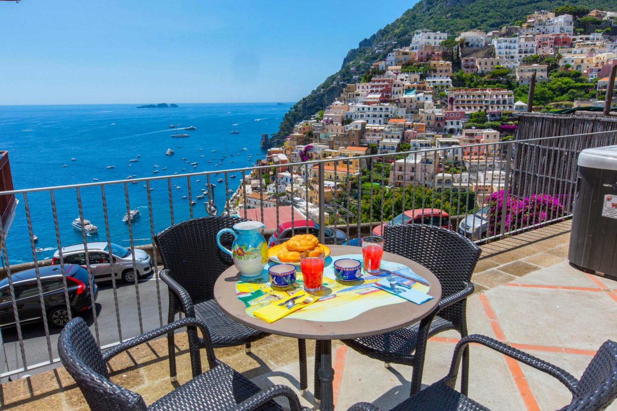 Amore Rentals - Casa Volte Alte Positano Bagian luar foto