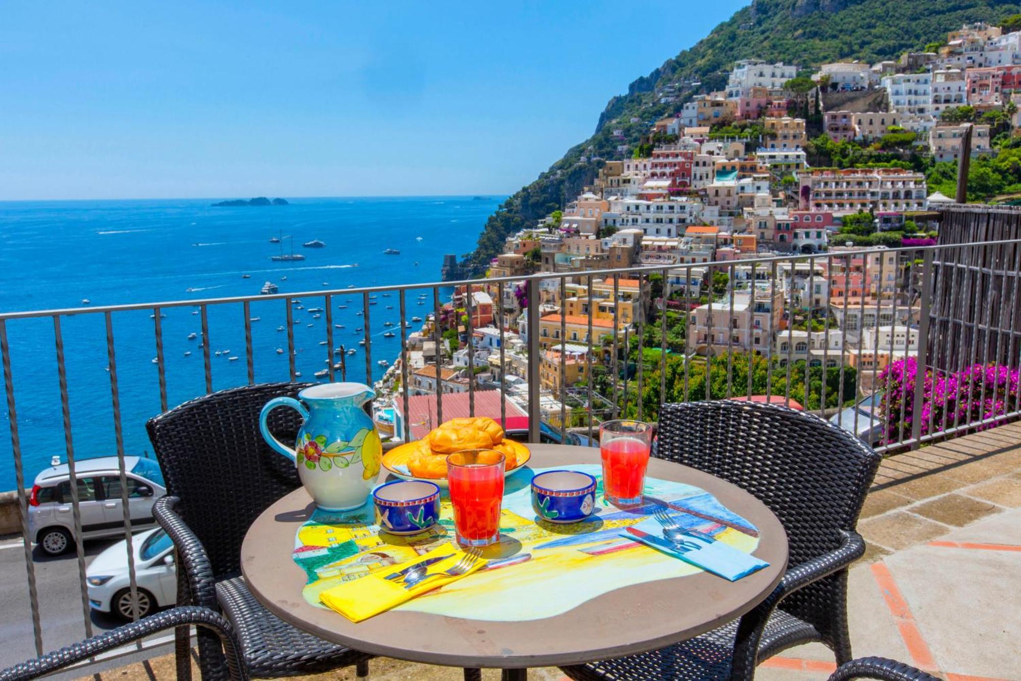 Amore Rentals - Casa Volte Alte Positano Bagian luar foto