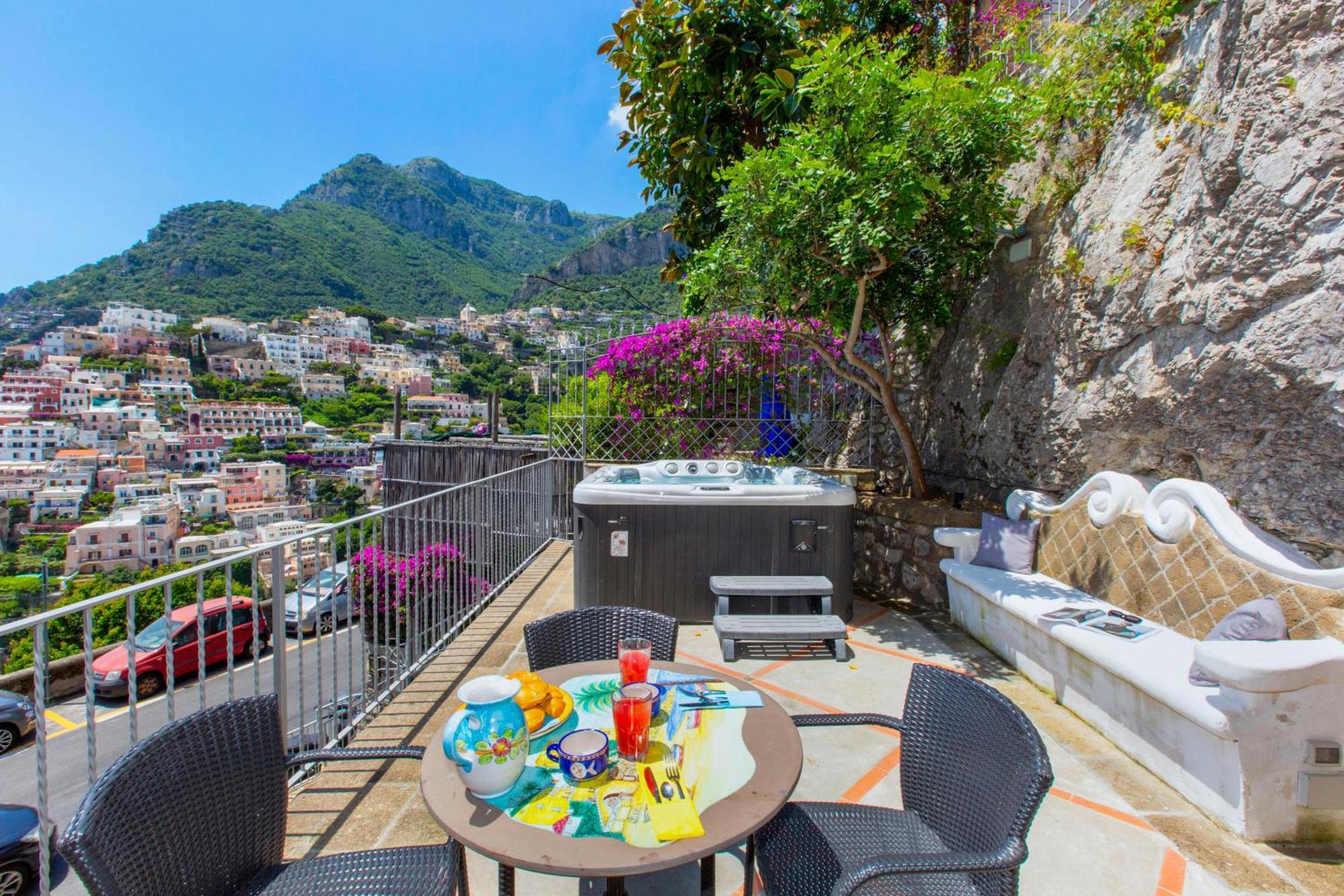 Amore Rentals - Casa Volte Alte Positano Bagian luar foto
